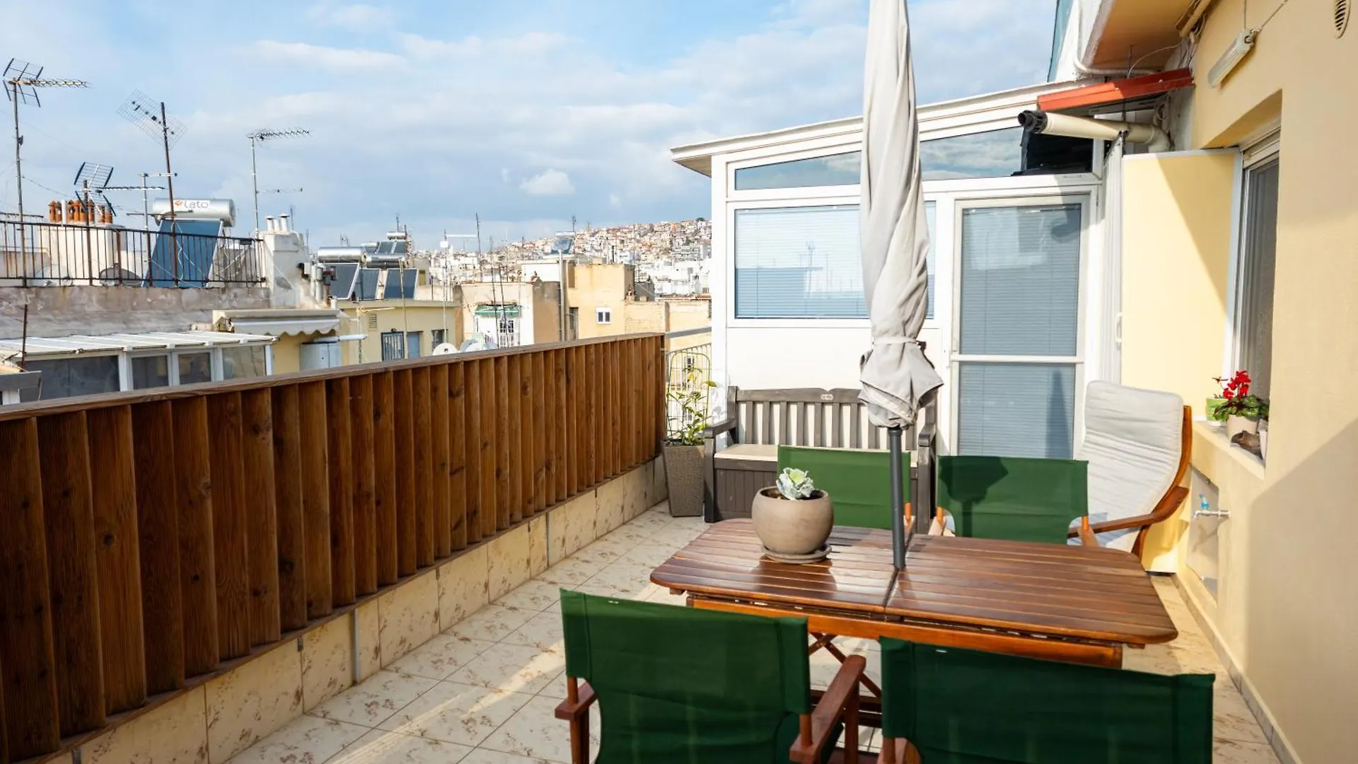 Horizon 2 - Downtown Penthouse With Big Terrace Apartamento Tessalónica